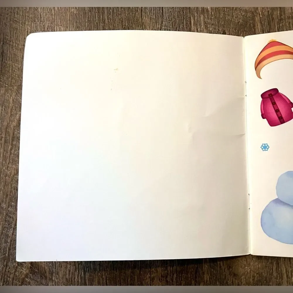 Daniel Tiger’s Neighborhood Daniel Plays in the Snow Kids Book + 35 Stickers